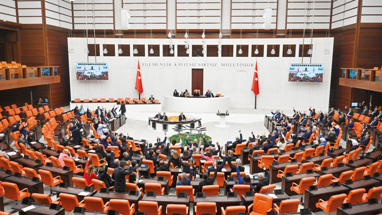 Yeni vergi paketi TBMM’de... 3.7 milyon emekliyi etkileyen karar Yeni vergi paketi TBMM’de... 3.7 milyon emekliyi etkileyen karar