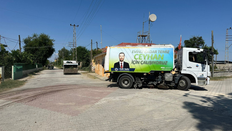Ceyhan Belediyesinden Yeşildam Mahallesine temizlik seferberliği