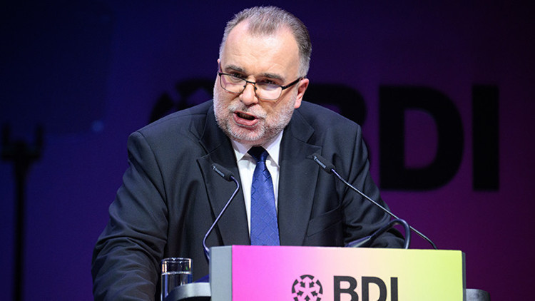 Bürokrasi ve yüksek maliyetler Alman devlerini yurt dışına kaçırıyor Bürokrasi ve yüksek maliyetler Alman devlerini yurt dışına kaçırıyor