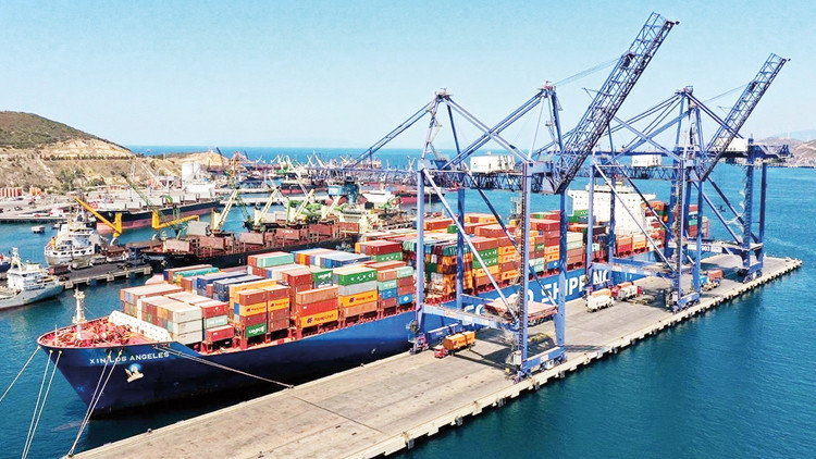 Dış ticaret açığında sert düşüş Dış ticaret açığında sert düşüş