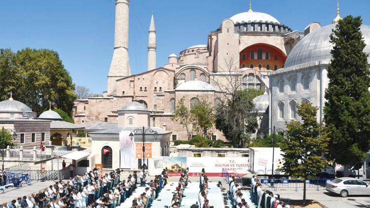 Haniye için gıyabi cenaze namazı Haniye için gıyabi cenaze namazı