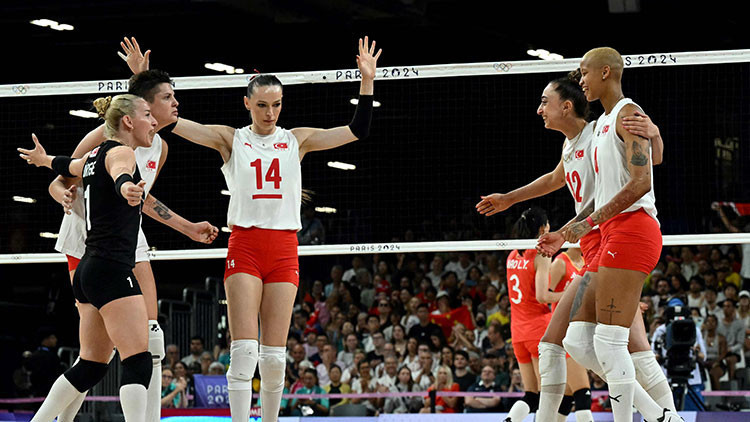 Filenin Sultanlarından tarihi başarı sonrası duygusal açıklamalar: Bir omzum daha var dedim Her şeyi bilenler biraz sabretsinler Filenin Sultanlarından tarihi başarı sonrası duygusal açıklamalar: Bir omzum daha var dedim Her şeyi bilenler biraz sabretsinler