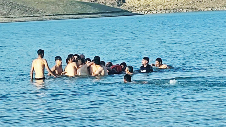 Baraj gölünde aile faciası: 5 ölü Baraj gölünde aile faciası: 5 ölü