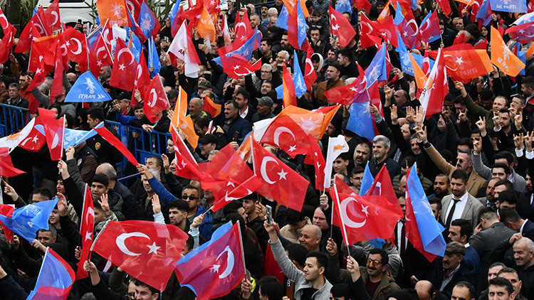 AK Parti 23 yaşında: Siyasilerden kutlama mesajları... Türkiye Yüzyılına emin adımlarla ilerliyoruz AK Parti 23 yaşında: Siyasilerden kutlama mesajları... Türkiye Yüzyılına emin adımlarla ilerliyoruz