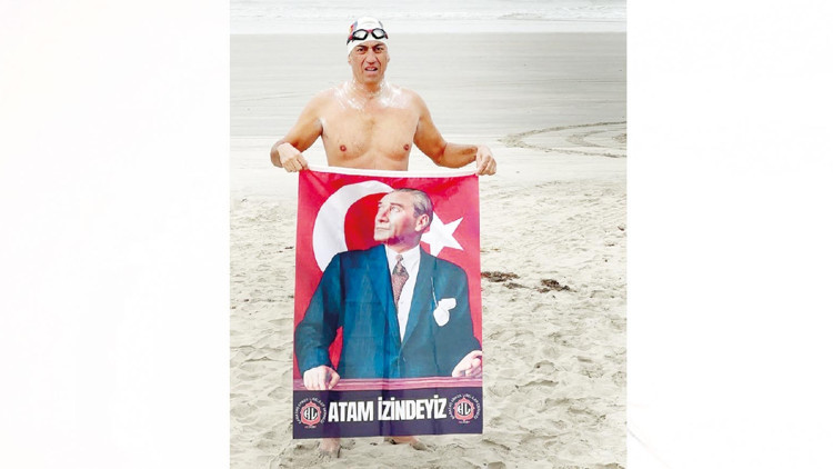 Coronado Adası’nı yüzen ilk Türk Coronado Adası’nı yüzen ilk Türk