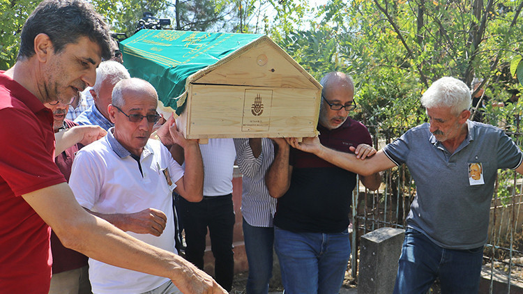 Hayatını kaybeden eski TİP milletvekili, memleketinde toprağa verildi Hayatını kaybeden eski TİP milletvekili, memleketinde toprağa verildi