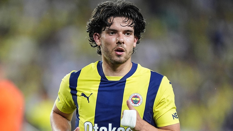 Fenerbahçe Ali Koç döneminde 28 futbolcunun satışından büyük gelir kazandı Fenerbahçe Ali Koç döneminde 28 futbolcunun satışından büyük gelir kazandı