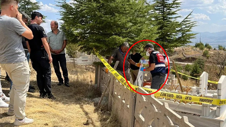 Mezarlıkta korkunç olay Ziyarete gelen kişi fark etti... Mezarlıkta korkunç olay Ziyarete gelen kişi fark etti...