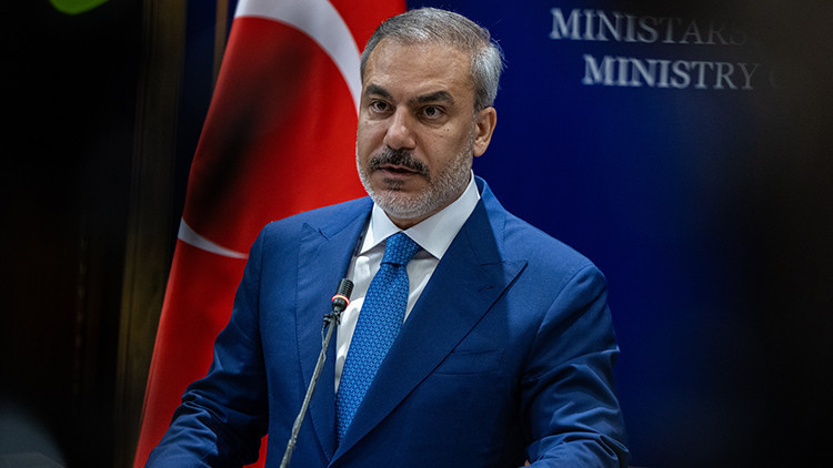 Hakan Fidan: Kosovadaki Türk toplumu hiçbir zaman yılmadı Hakan Fidan: Kosovadaki Türk toplumu hiçbir zaman yılmadı