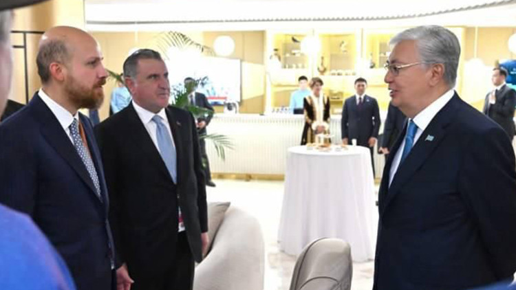 Bakan Bak Kazakistan’da Cumhurbaşkanı Tokayev ile görüştü Bakan Bak Kazakistan’da Cumhurbaşkanı Tokayev ile görüştü