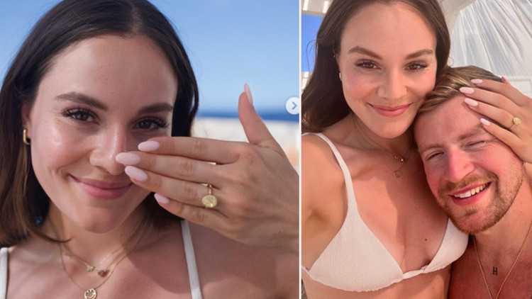 Ünlü şefin büyük mutluluğu... Kızı nişanlandı, altı çocuğuna bir de torun eklendi Ünlü şefin büyük mutluluğu... Kızı nişanlandı, altı çocuğuna bir de torun eklendi