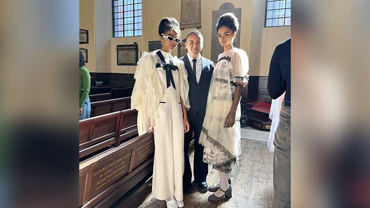 Koleksiyonuyla annesini yaşatıyor Koleksiyonuyla annesini yaşatıyor