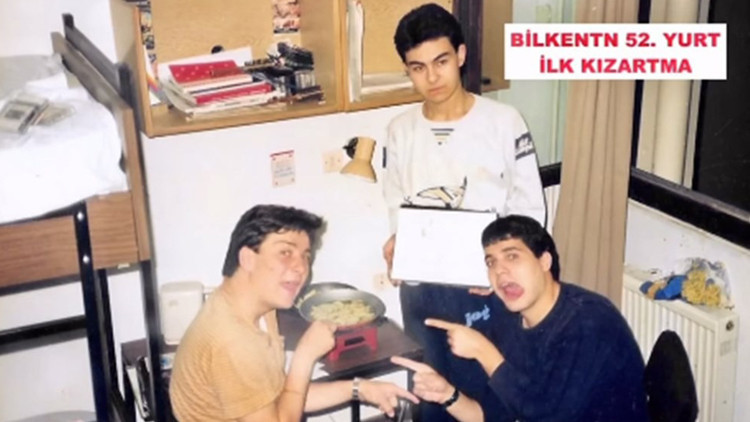 Bilkent Üniversitesi 1989...Yurtta ilk kızartma Bilkent Üniversitesi 1989...Yurtta ilk kızartma