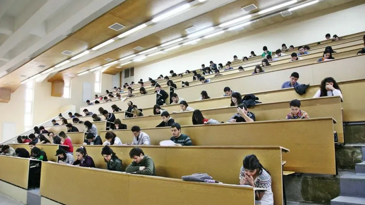 Bazı fakülte, yüksekokul ve enstitüler kapatılırken yenileri kuruldu Bazı fakülte, yüksekokul ve enstitüler kapatılırken yenileri kuruldu