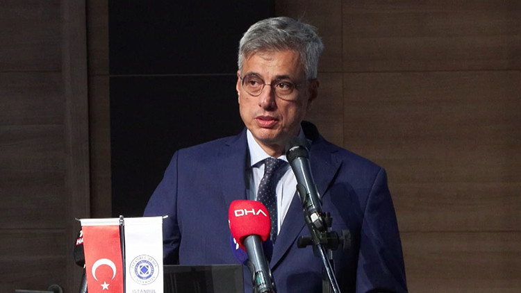 Bakan Memişoğlu, yurt dışına giden hekimler hakkında konuştu: Abartı bir sayı yok Bakan Memişoğlu, yurt dışına giden hekimler hakkında konuştu: Abartı bir sayı yok