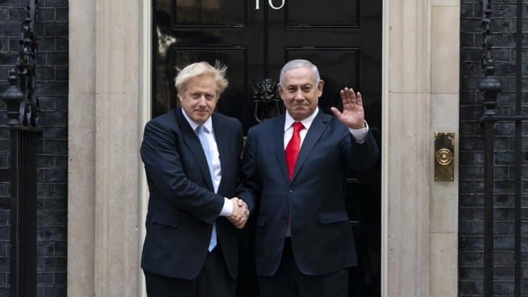 İngiltere’nin eski Başbakanı Johnson: Netanyahu’nun kullandığı şahsi banyomda dinleme cihazı bulundu İngiltere’nin eski Başbakanı Johnson: Netanyahu’nun kullandığı şahsi banyomda dinleme cihazı bulundu