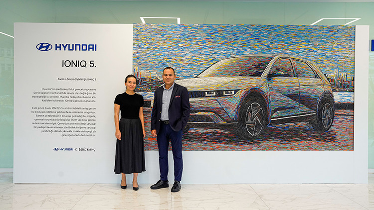 Hyundai Assan ve Deniz Sağdıç sürdürülebilirliği sanata dönüştürüyor Hyundai Assan ve Deniz Sağdıç sürdürülebilirliği sanata dönüştürüyor