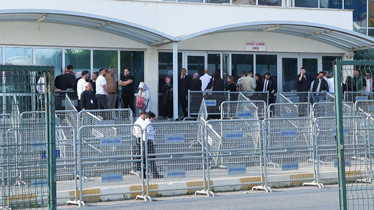 Beşiktaşta, 29 kişinin öldüğü yangınla ilgili dava 11 Kasıma ertelendi