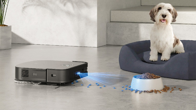 Hack’lenen robot süpürge küfür edip köpek kovaladı Hack’lenen robot süpürge küfür edip köpek kovaladı