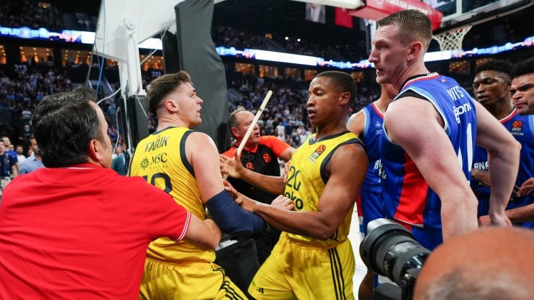 EuroLeagueden Tarık Biberovic ve Elijah Bryanta men cezası EuroLeagueden Tarık Biberovic ve Elijah Bryanta men cezası