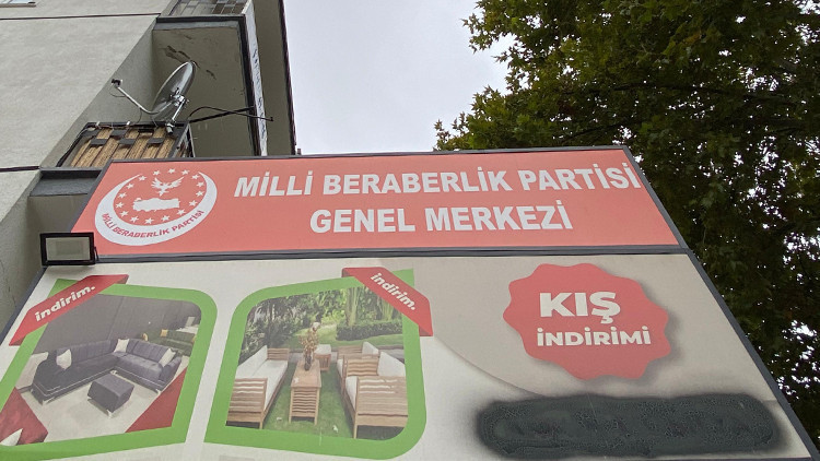 Milli Beraberlik Partisi Genel Merkezine uyuşturucu baskını: 7 gözaltı Milli Beraberlik Partisi Genel Merkezine uyuşturucu baskını: 7 gözaltı