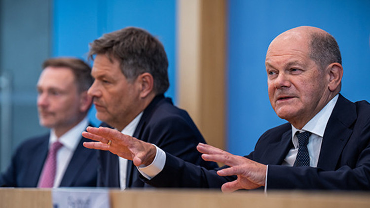 Scholz ve Lindner’in zirve yarışı Scholz ve Lindner’in zirve yarışı