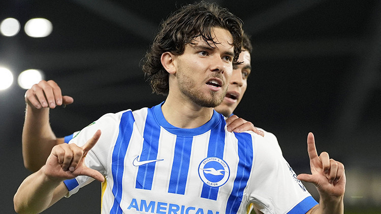 Ferdi Kadıoğlundan Liverpoola harika gol Premier Ligde açılışı yaptı