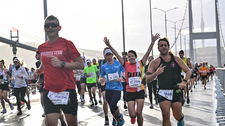46. İstanbul Maratonunda kazananlar belli oldu 46. İstanbul Maratonunda kazananlar belli oldu