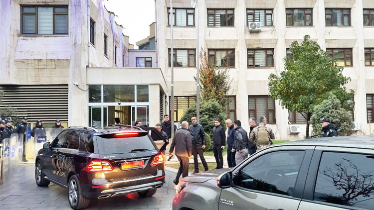 3 belediyeye daha kayyum 3 belediyeye daha kayyum