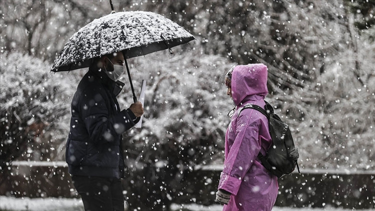 Meteorolojiden 4 ile sarı kodlu uyarı: Sağanak, fırtına, kar... Etkisini daha da artıracak Meteorolojiden 4 ile sarı kodlu uyarı: Sağanak, fırtına, kar... Etkisini daha da artıracak