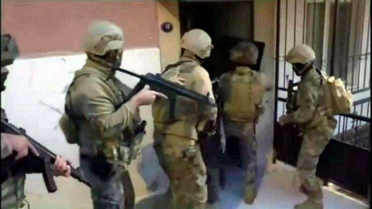 İzmir ve Mersinde FETÖ operasyonu: 12 gözaltı kararı İzmir ve Mersinde FETÖ operasyonu: 12 gözaltı kararı