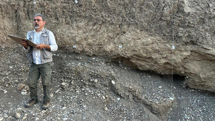 Prof. Dr. Hasan Sözbilirden 6 il için deprem uyarısı: Fay segmentleri üzerinde stres birikimi devam ediyor Prof. Dr. Hasan Sözbilirden 6 il için deprem uyarısı: Fay segmentleri üzerinde stres birikimi devam ediyor