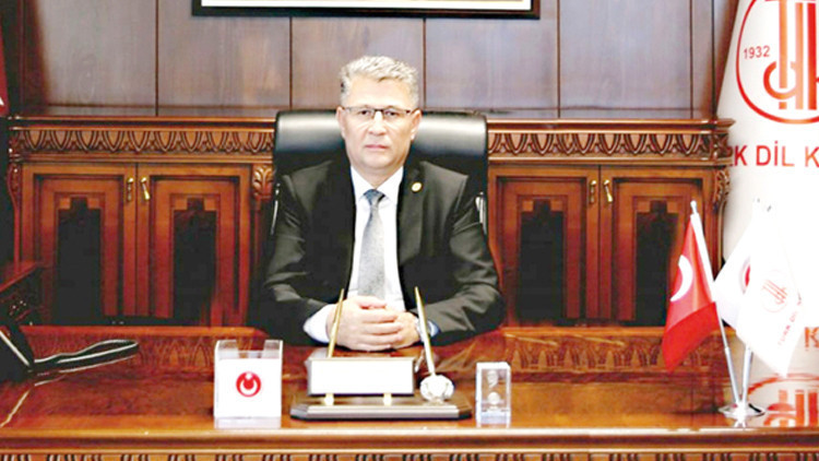TDK Başkanı Prof. Dr. Osman Mert ‘ortak alfabe’yi Hürriyet’e anlattı: 5 harf lehçeler için TDK Başkanı Prof. Dr. Osman Mert ‘ortak alfabe’yi Hürriyet’e anlattı: 5 harf lehçeler için