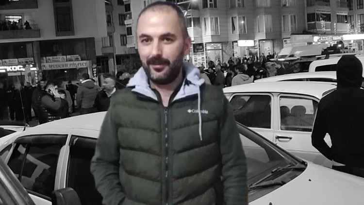 Bingölde kaçan şüpheli, polisin durdurmak için açtığı ateşte yaşamını yitirdi Valilikten açıklama Bingölde kaçan şüpheli, polisin durdurmak için açtığı ateşte yaşamını yitirdi Valilikten açıklama