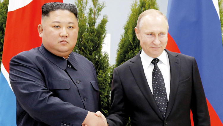 Putin’den Kim’e jest... 1 aslan, 2 ayı, 5 papağan Putin’den Kim’e jest... 1 aslan, 2 ayı, 5 papağan