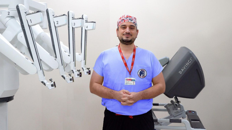 Da Vinci Robotik Cerrahi ile kolon kanseri tedavisi Da Vinci Robotik Cerrahi ile kolon kanseri tedavisi