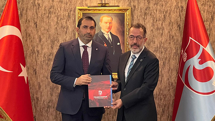 Trabzonspor yönetimi mazbatasını aldı Hacıosmanoğlu açıklaması... Trabzonspor yönetimi mazbatasını aldı Hacıosmanoğlu açıklaması...