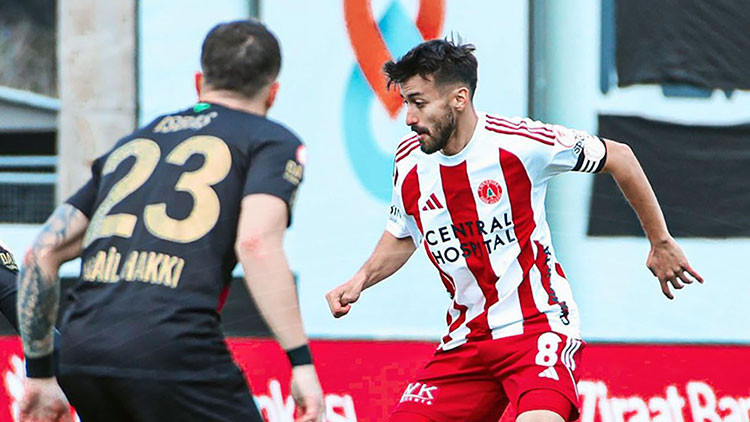 5 gollü düelloda tur bileti Ümraniyesporun 5 gollü düelloda tur bileti Ümraniyesporun