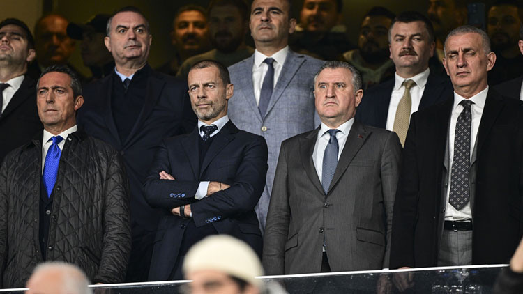 UEFA Başkanı Alexander Ceferin, Fenerbahçe - Athletic Bilbao maçını izledi UEFA Başkanı Alexander Ceferin, Fenerbahçe - Athletic Bilbao maçını izledi