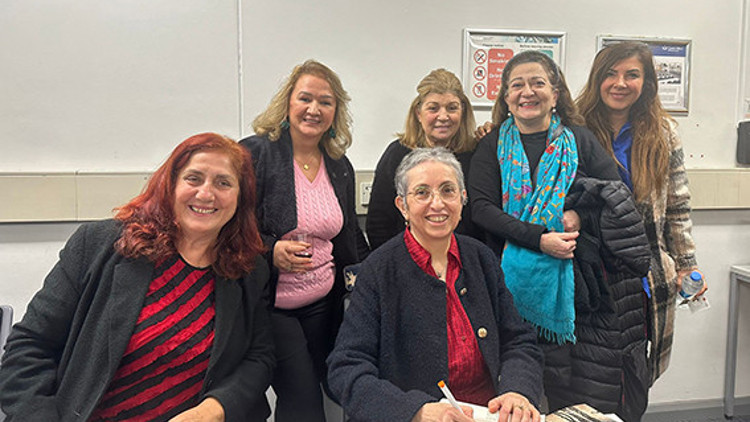 Londra’da Türk yazarlarla edebiyat paneli