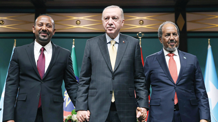 Afrika’da düğümleri Türkiye çözüyor Afrika’da düğümleri Türkiye çözüyor