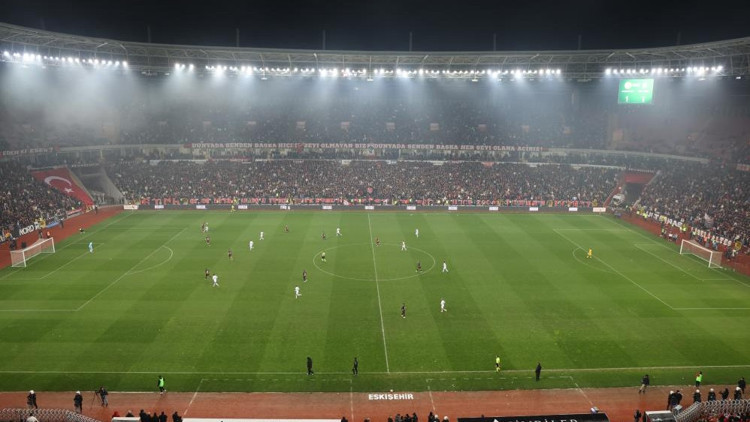 Eskişehirspor maçında müthiş atmosfer Taraftar rekoru kırıldı