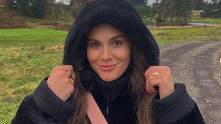 Ünlü şefin kızı yakında gelin oluyor... Sevgilisi nişan yüzüğünde biraz ucuza kaçmış