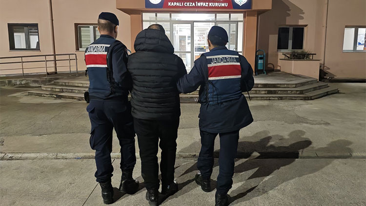 Dolandırıcının foyası CİMERe şikayet edilince ortaya çıktı Şehit teğmenin fotoğrafını kullanmış...