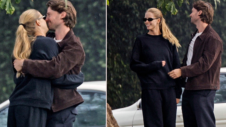 Bir heves nişanlandılar ama gerisi gelmedi... Nişan yıl dönümünü sokakta kutladılar Bir heves nişanlandılar ama gerisi gelmedi... Nişan yıl dönümünü sokakta kutladılar