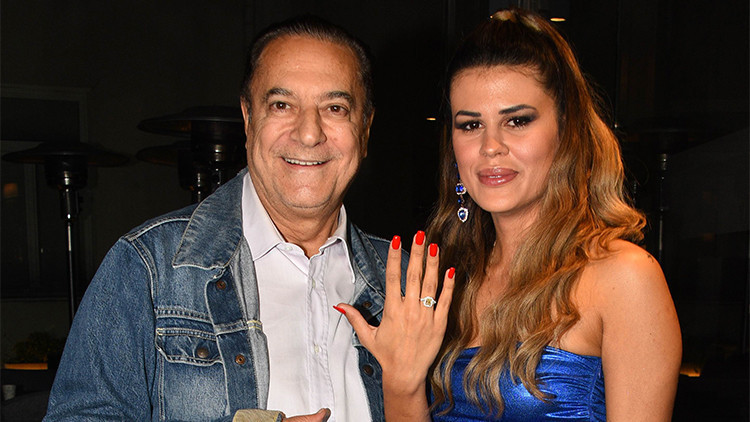 Kimseye ihtiyacın yok, senin ailenim demişti... Yıllarımı çaldı Kimseye ihtiyacın yok, senin ailenim demişti... Yıllarımı çaldı