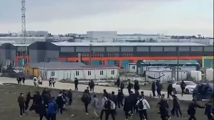 Tekirdağda lise öğrencilerinin kavgası kamerada