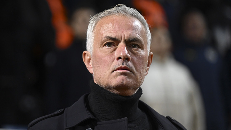 Jose Mourinho, öğrencilerini motive etti: Kendimize inanırsak farkı kapatırız Jose Mourinho, öğrencilerini motive etti: Kendimize inanırsak farkı kapatırız