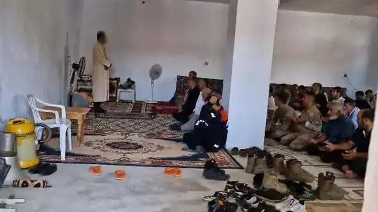 Diyarbakırda Tavşantepe Mahallesi imamı hakkında karar: Görevden ihraç edildi Diyarbakırda Tavşantepe Mahallesi imamı hakkında karar: Görevden ihraç edildi