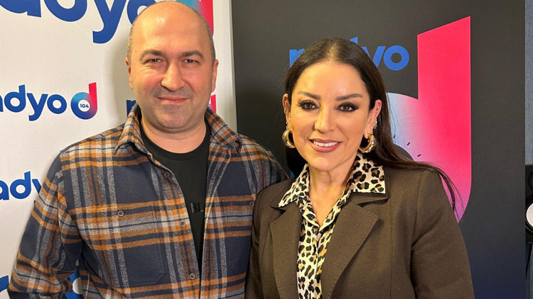 Radyo D, 90’ların güçlü sesi Aşkın Nur Yengi’yi ağırladı Radyo D, 90’ların güçlü sesi Aşkın Nur Yengi’yi ağırladı